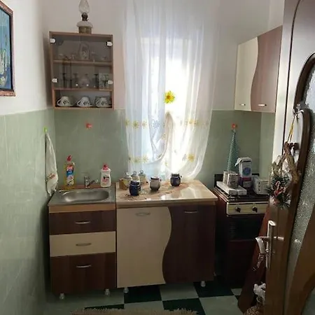 Casa- Viata La Tara * Bucuresci