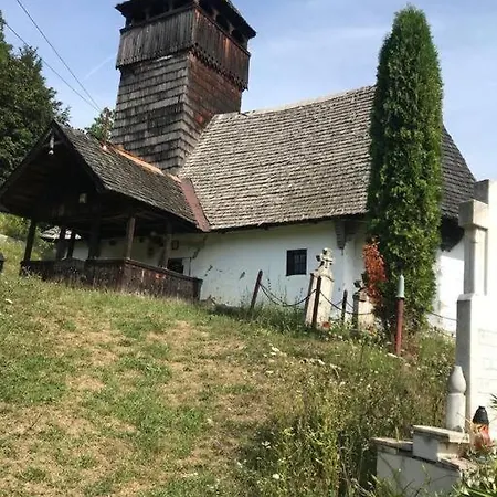 Holiday home Casa- Viata La Tara Bucuresci