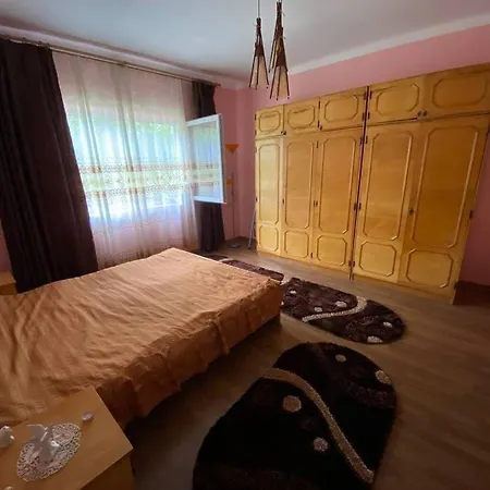 Holiday home Casa- Viata La Tara Bucuresci